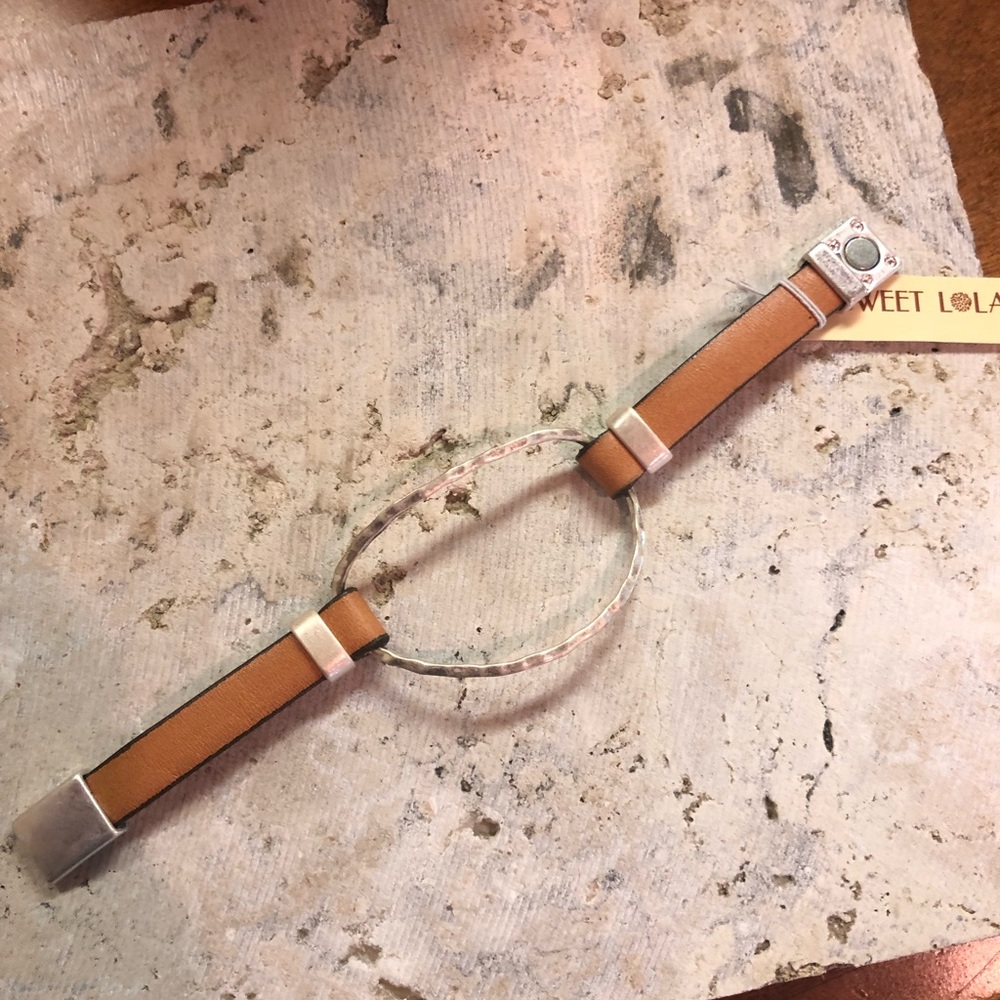 Sweet Lola leather magnetic clasp bracelet NEW